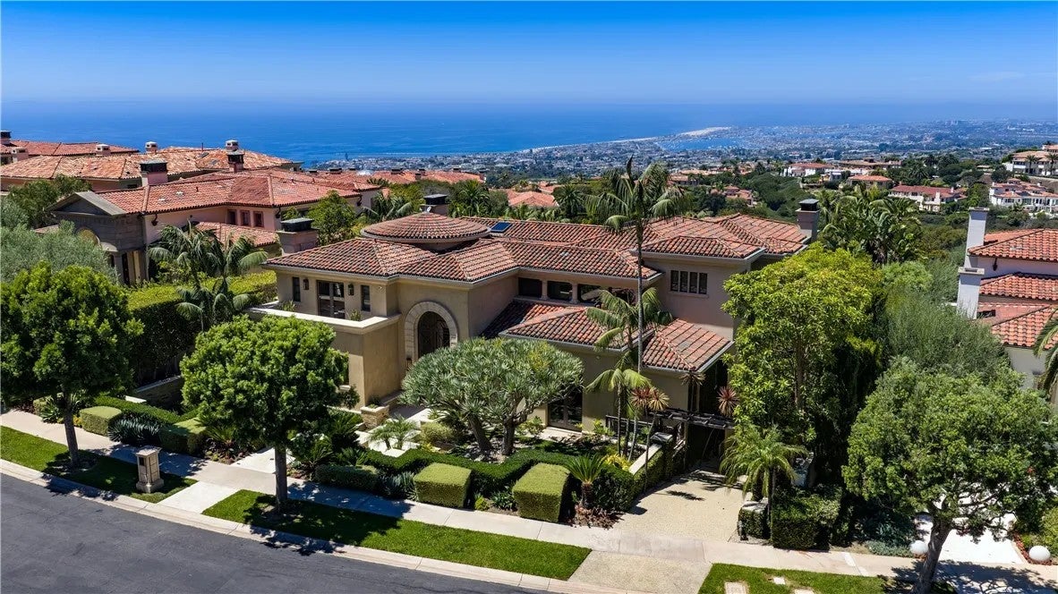 9 Sailcrest — photo