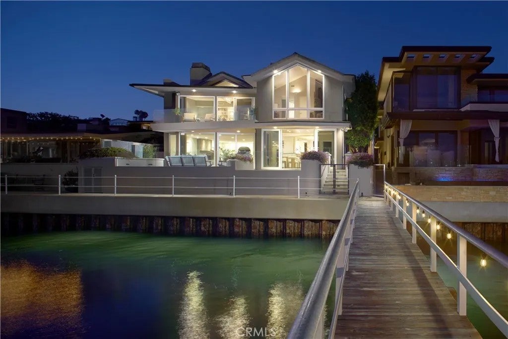 2027 Bayside Drive — photo