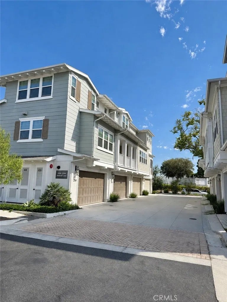2154 Andover Lane — photo