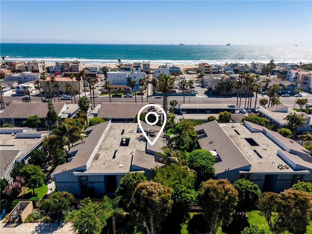 16932 Pacific Coast Highway 102 — photo