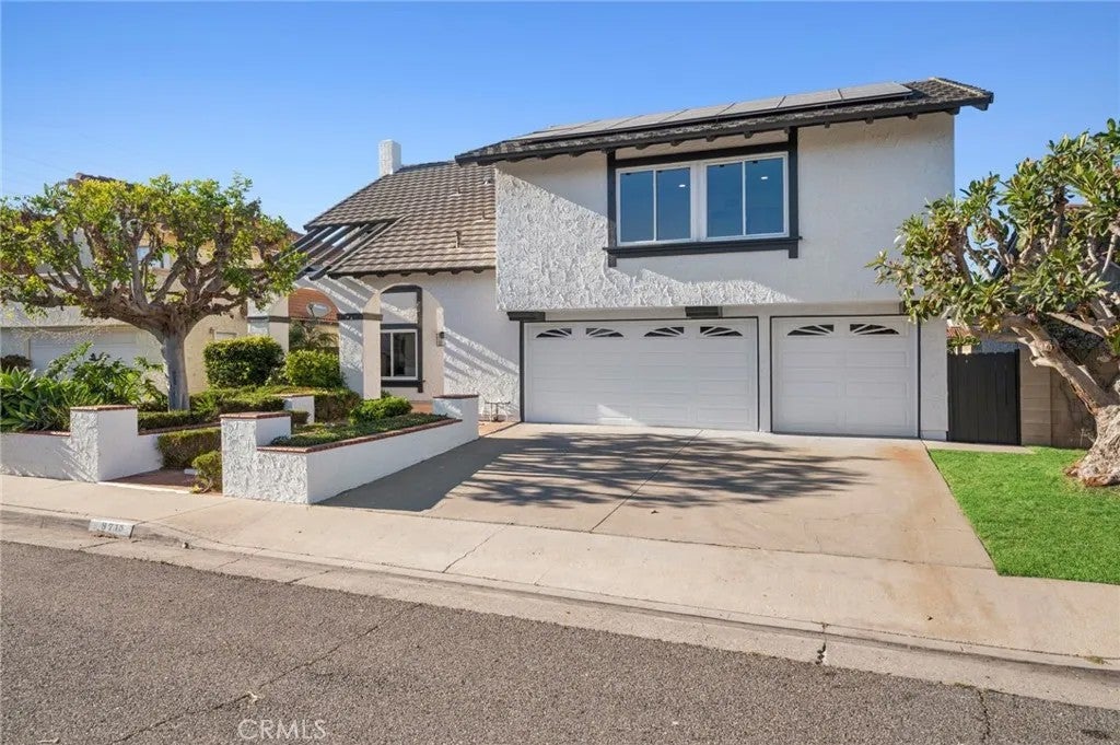 8715 Rogue River Avenue — photo
