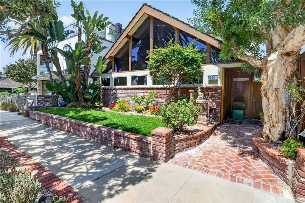 1706 E Ocean Boulevard — photo