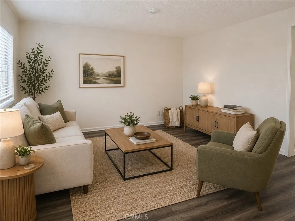 68460 Kings Road Unit B — photo