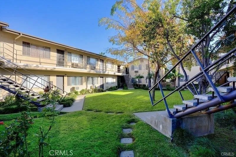 1119 W Duarte Road 18 — photo