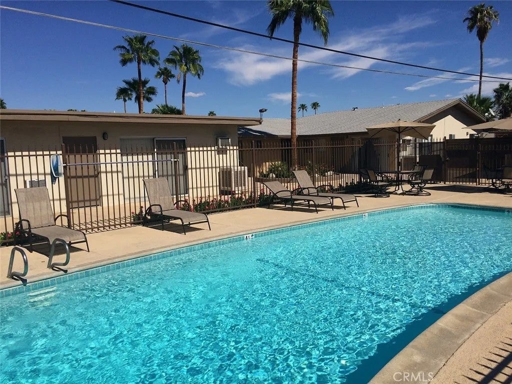 685 E Vista Chino G — photo