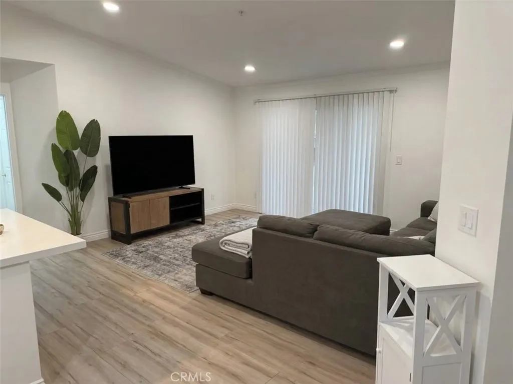 2040 Las Colinas Cir Unit 307 — photo