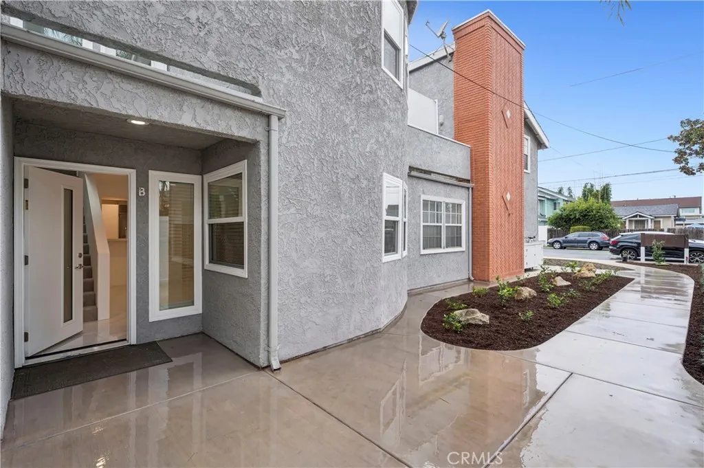 1814 Fullerton Avenue Unit 2 — photo