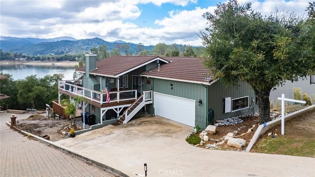 8744 Bluff Court — photo