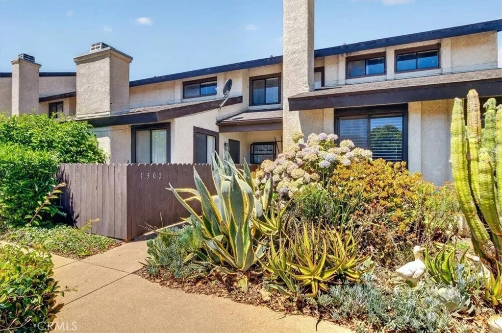 1302 W Apricot — photo