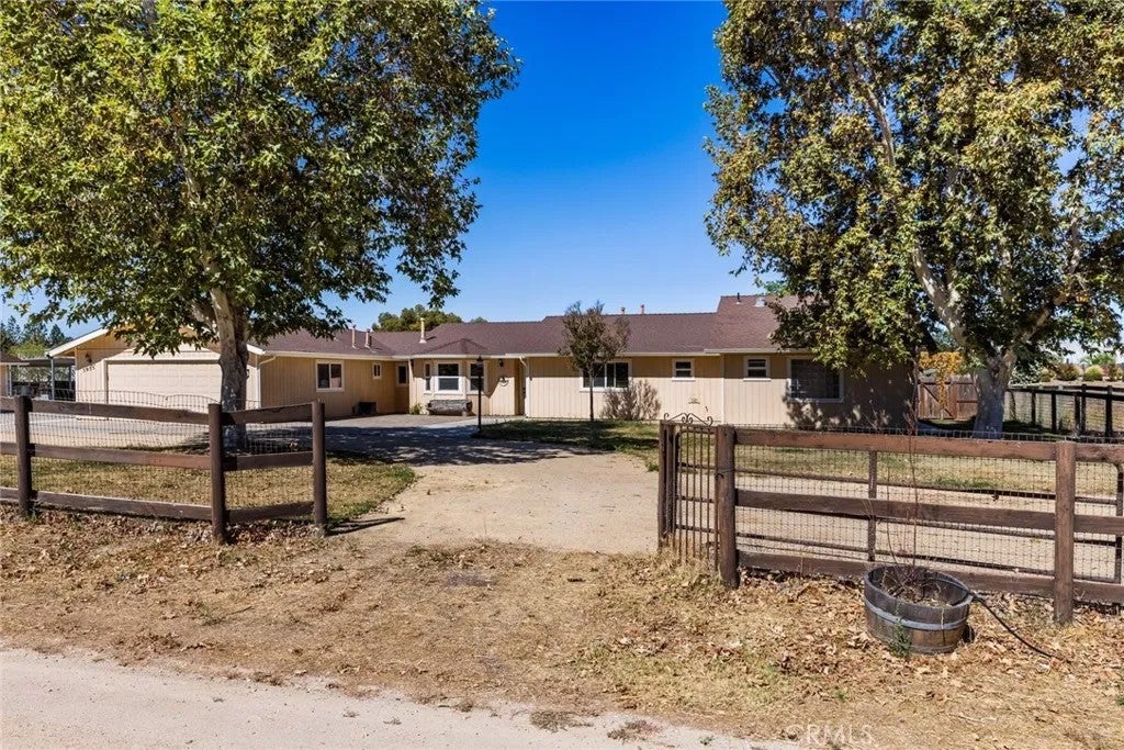 5955 Whispering Oaks Way — photo