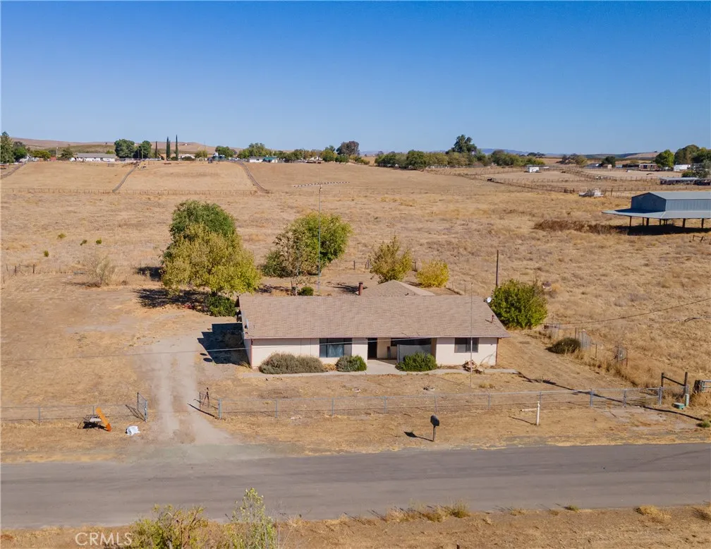 320 Grace, Paso Robles, CA 93446 — photo 2