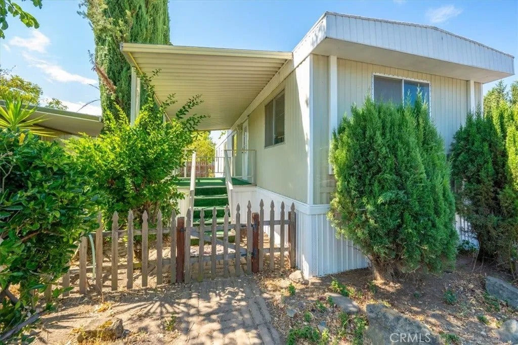 138 Paloma Drive — photo