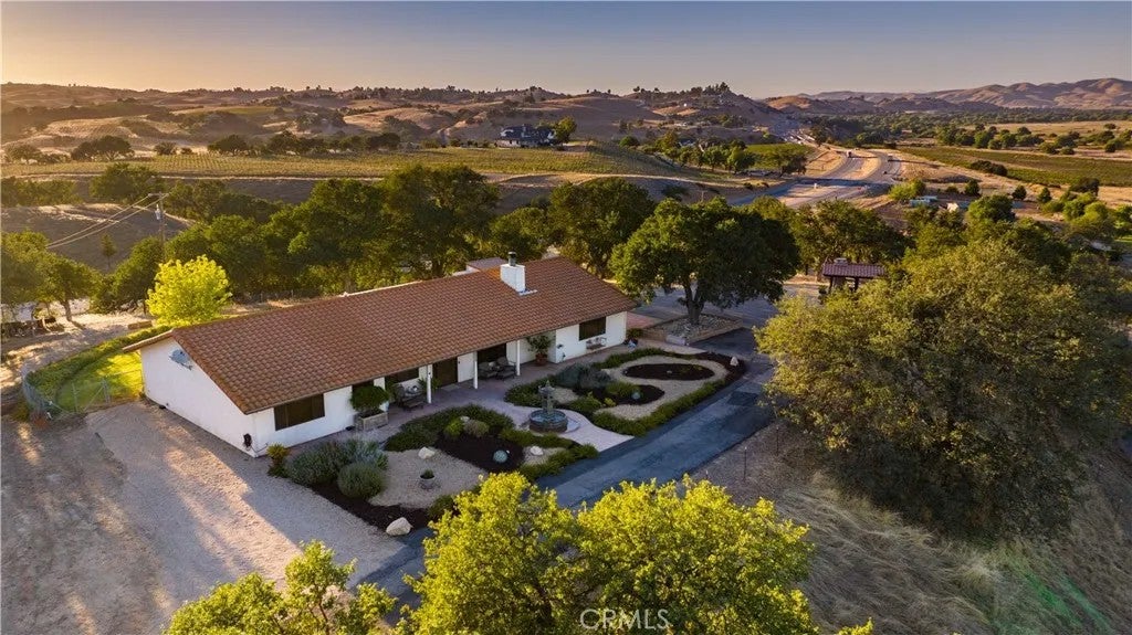 7485 Monterey — photo