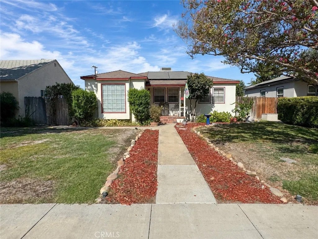 1653 Olive Street — photo