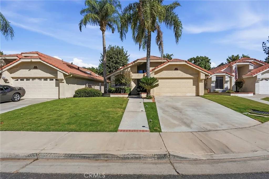 8012 Chaucer Street — photo