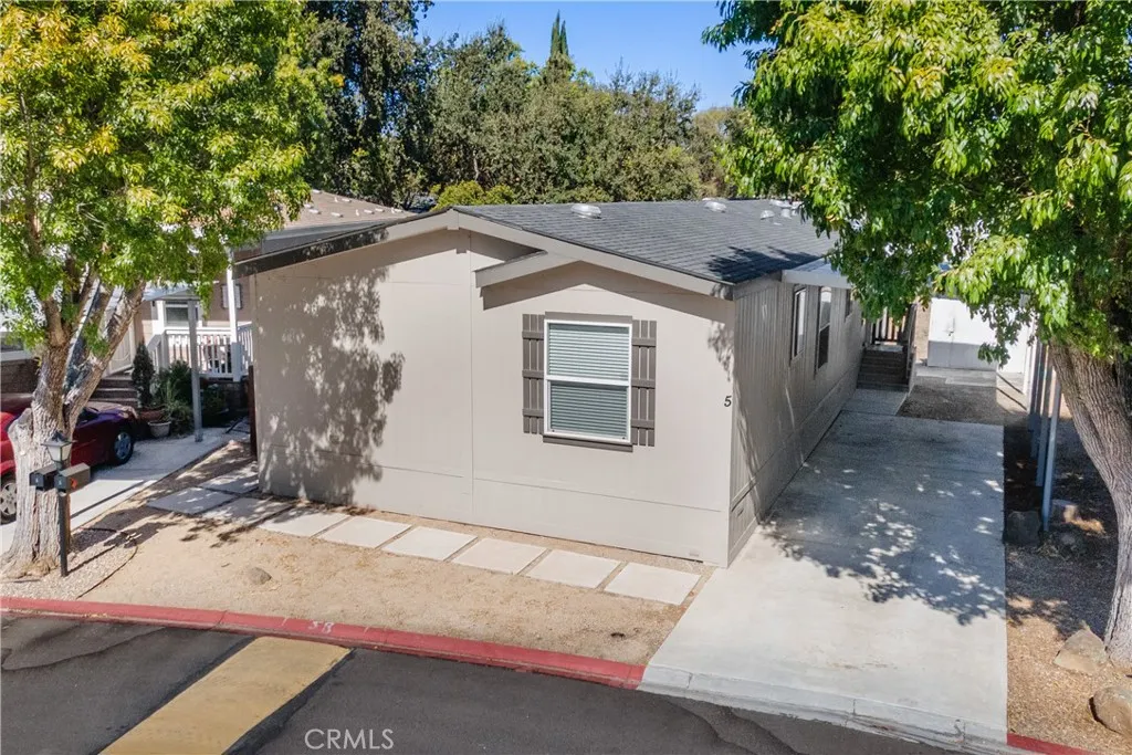 5 Via Robles Unit 5 — photo