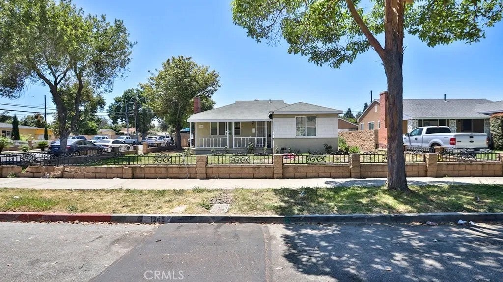 1246 S Baker Street — photo