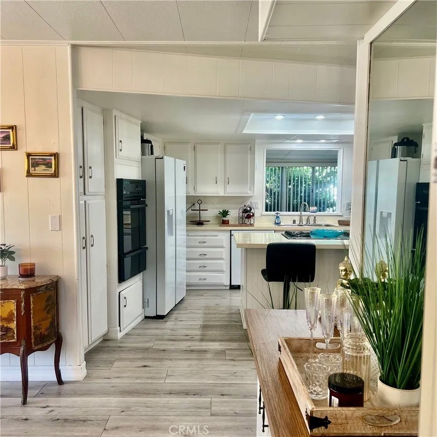 24001 Muirlands 56 — photo