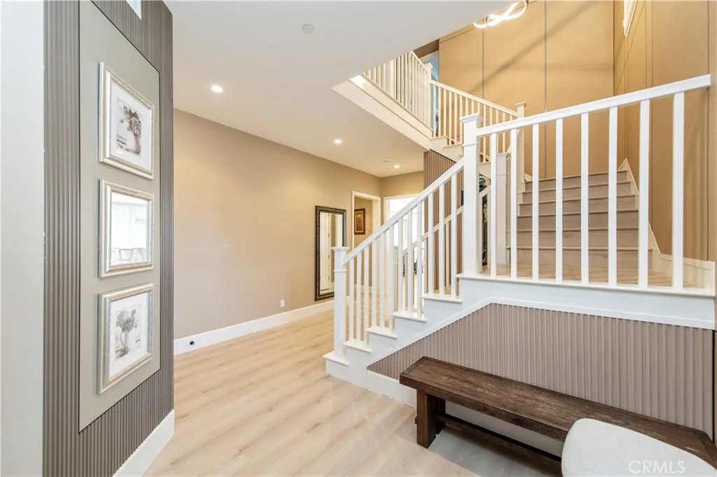 200 Piazza, Irvine, CA 92602 — photo 2