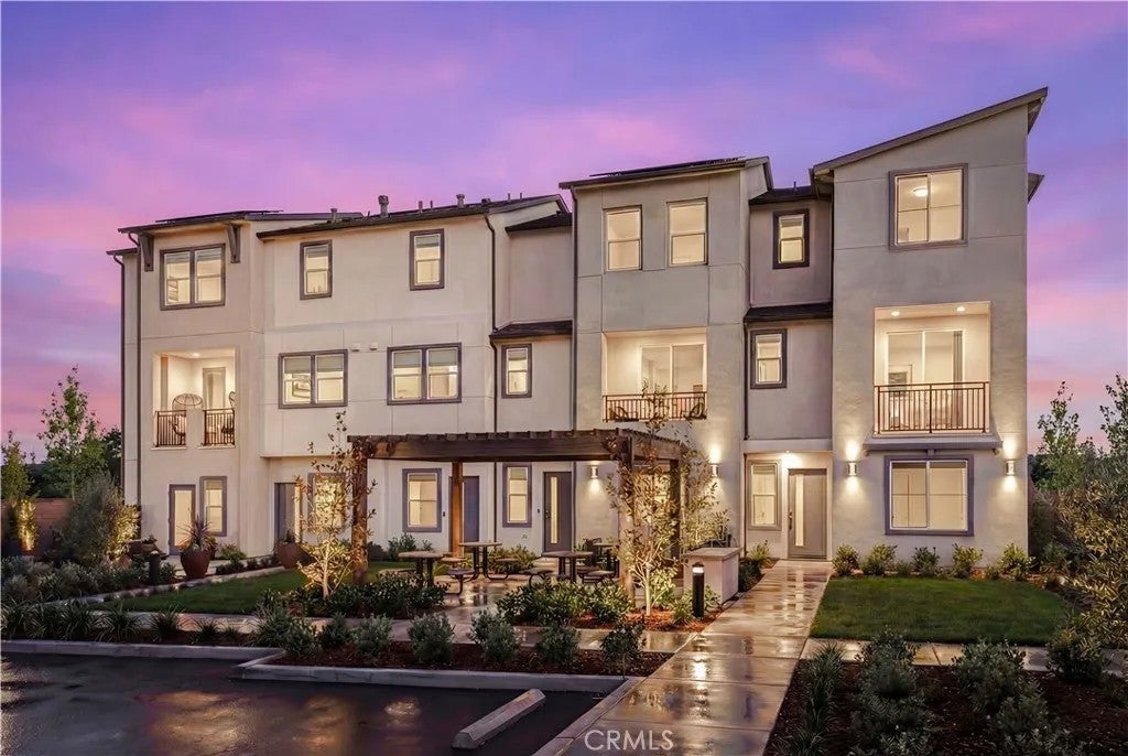 12720 Azure Way 27 — photo