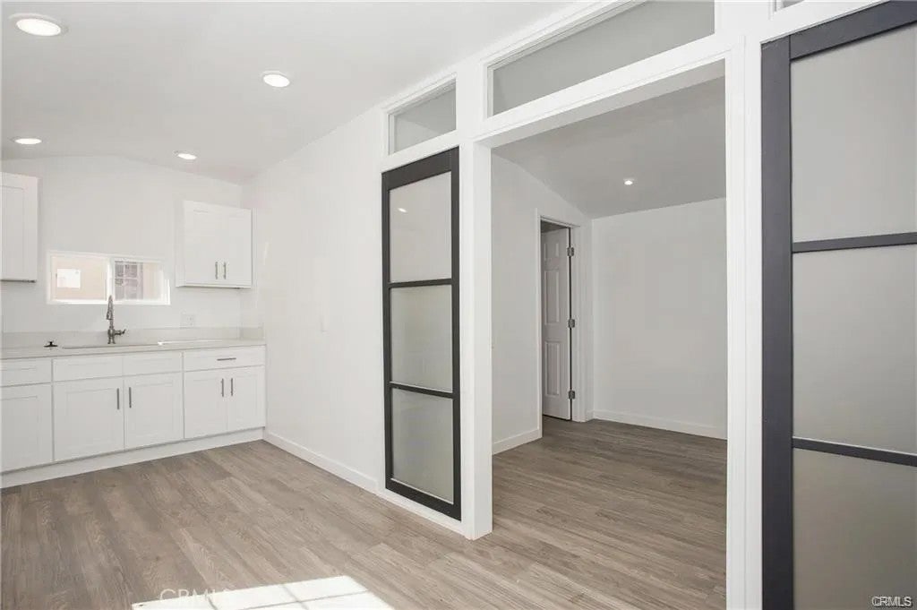 251 Avenida Del Mar B — photo