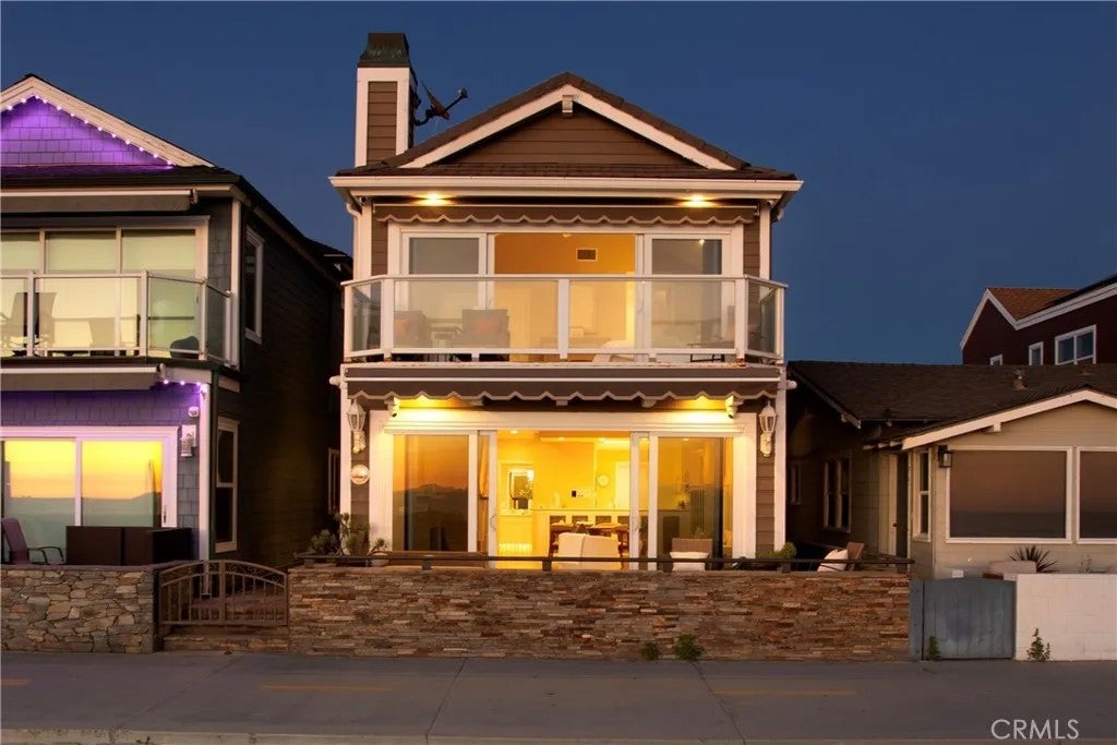 2712 W Oceanfront — photo