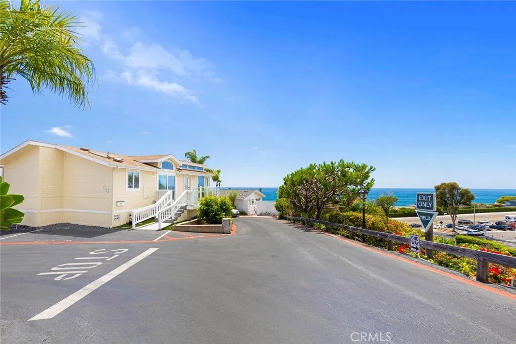 30802 Coast C6 — photo