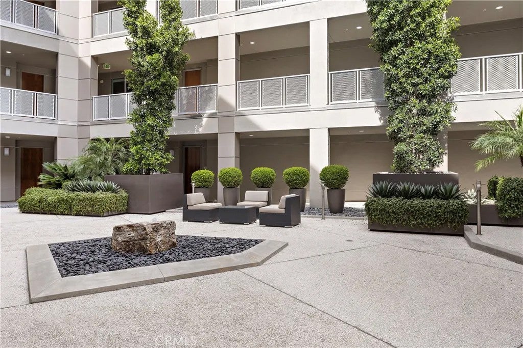 Home in Irvine, CA 92612 — photo 2