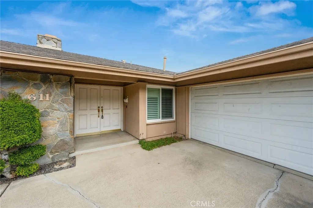 611 Honeywood Lane — photo