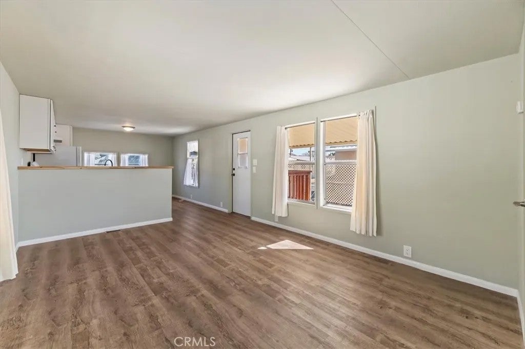 54999 Martinez 20 — photo
