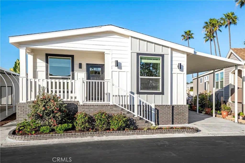 7205 Santa Barbara — photo