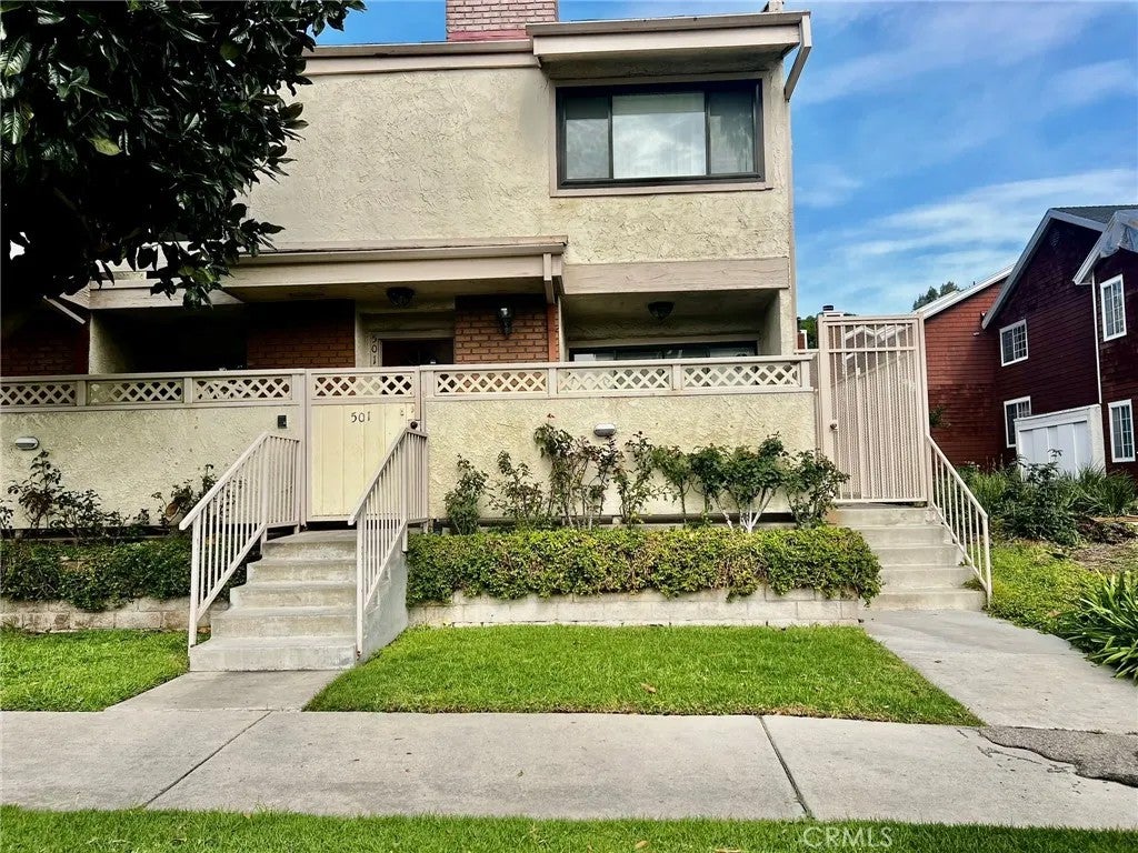 19451 Sherman Way 501 — photo