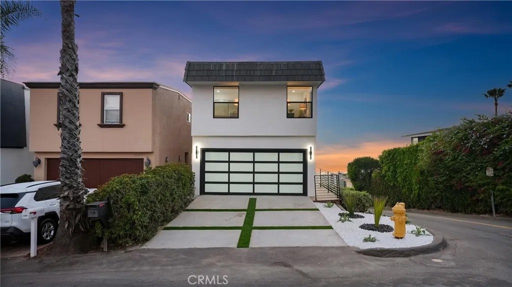 1095 Miramar — photo