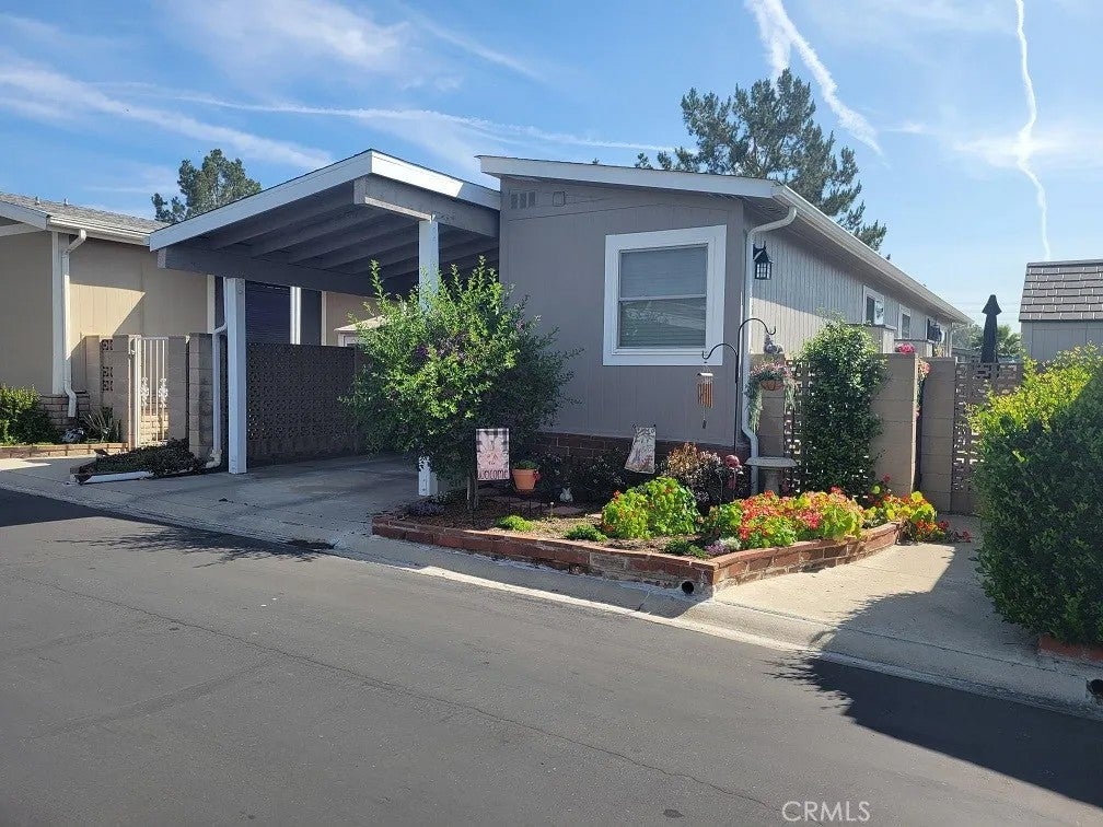 736 Terrace Lake 324 — photo
