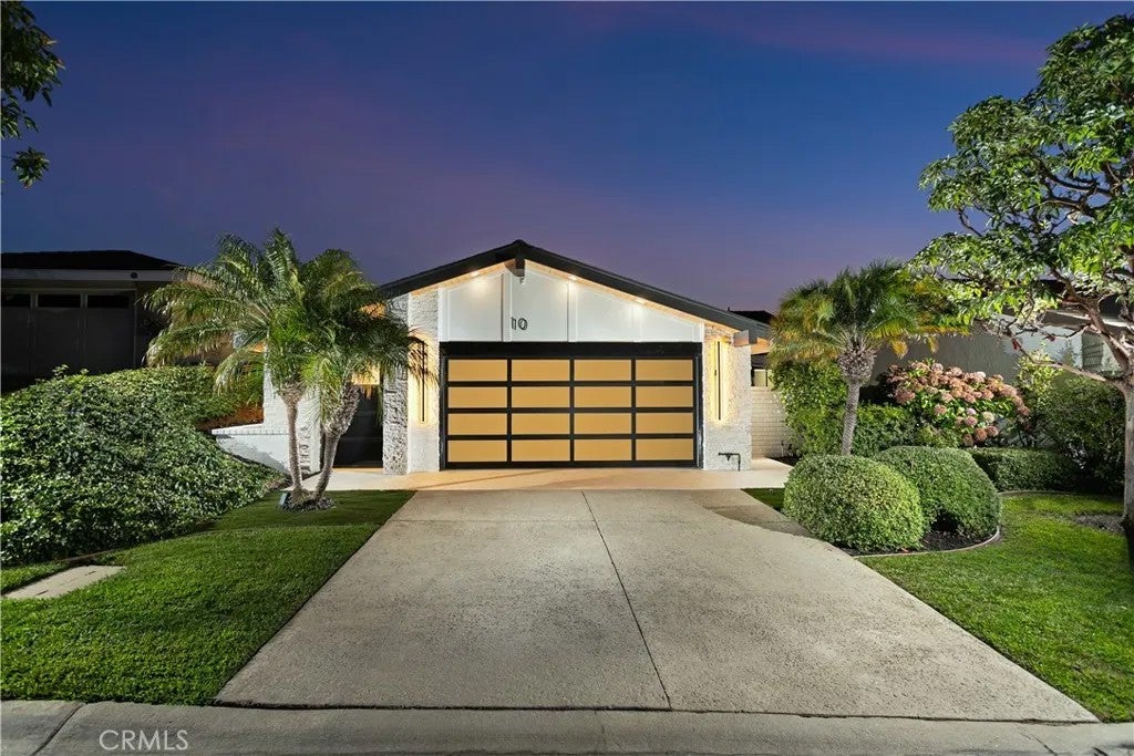 10 White Water Drive — photo