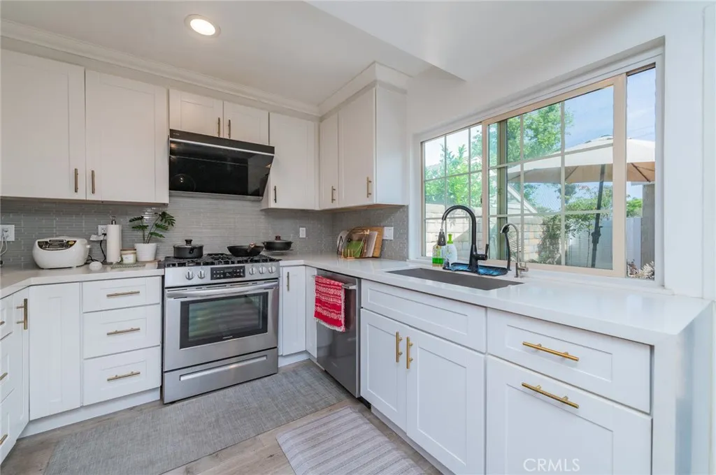 8 Deodar, Irvine, CA 92604 — photo 3