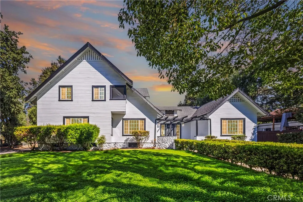 379 Buena Loma — photo