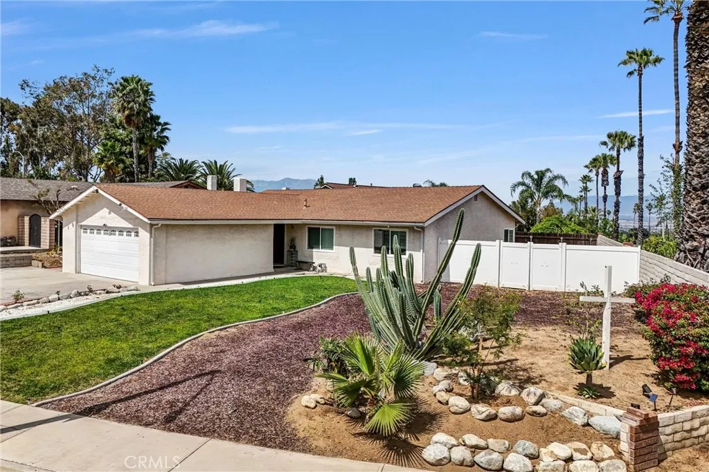 2111 Whitestone Drive, Riverside, CA 92506 — photo 3