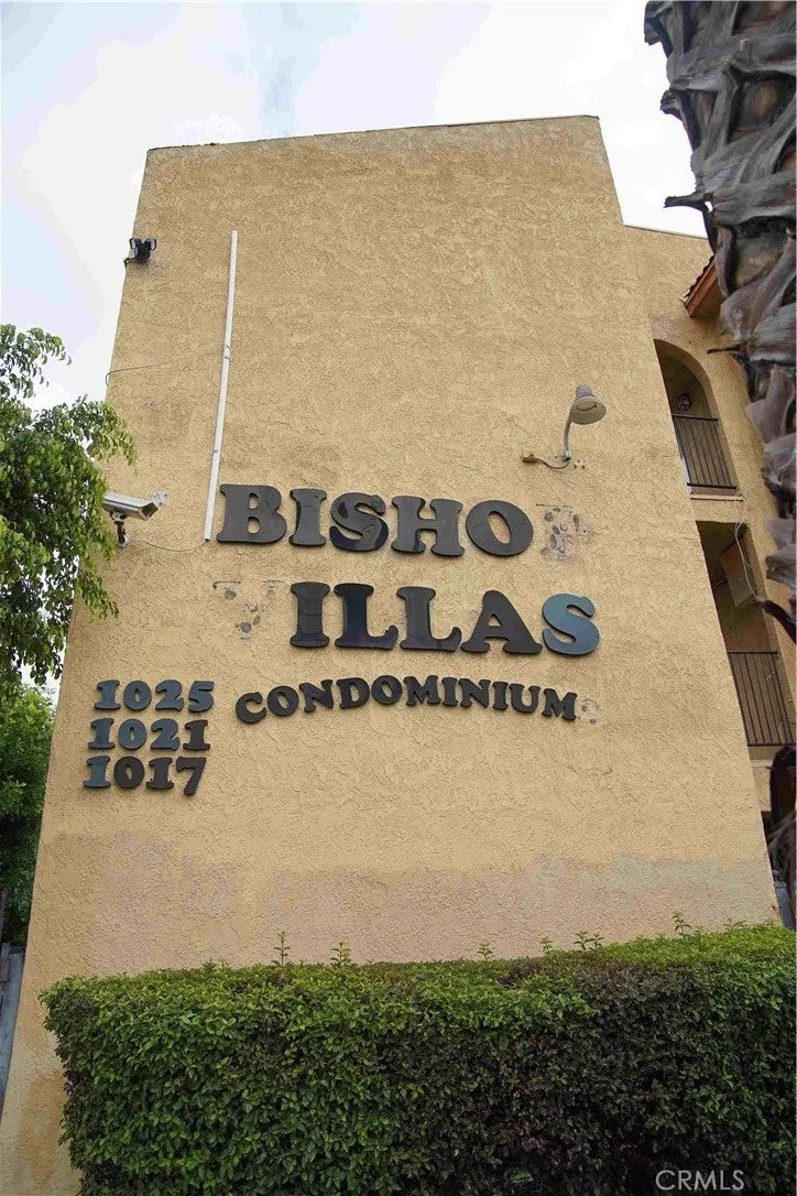 1021 W Bishop 212/I — photo