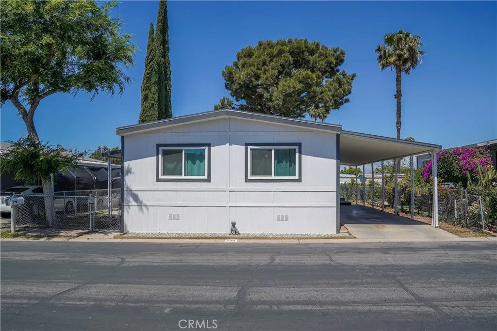777 S Temescal 120 — photo