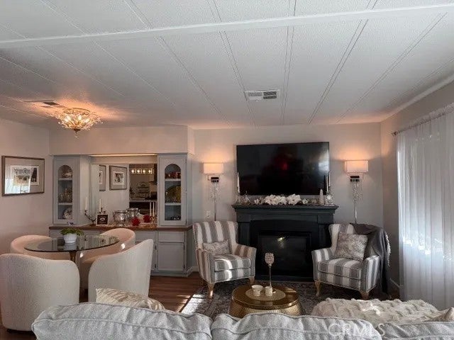 18601 Newland 67 — photo