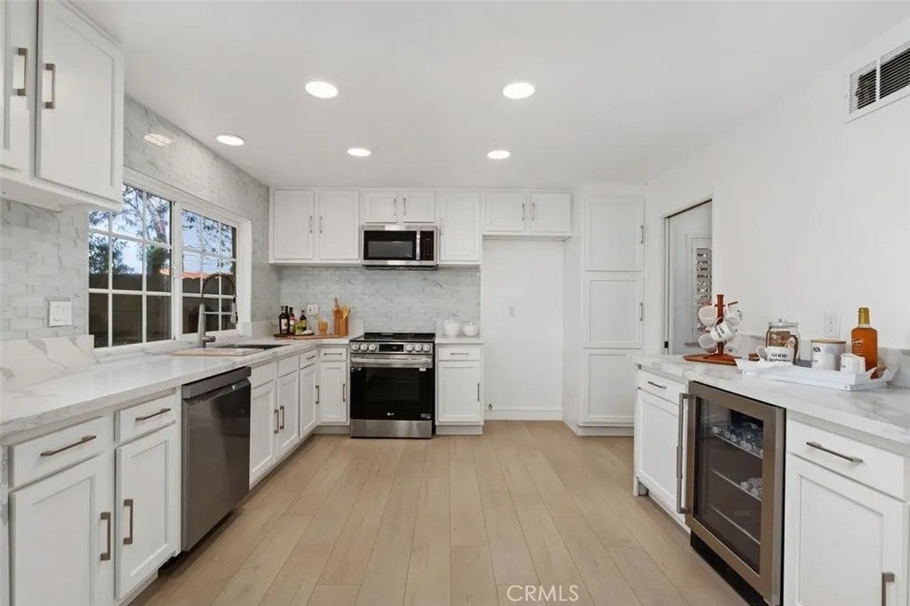 903 S Nordica Street — photo