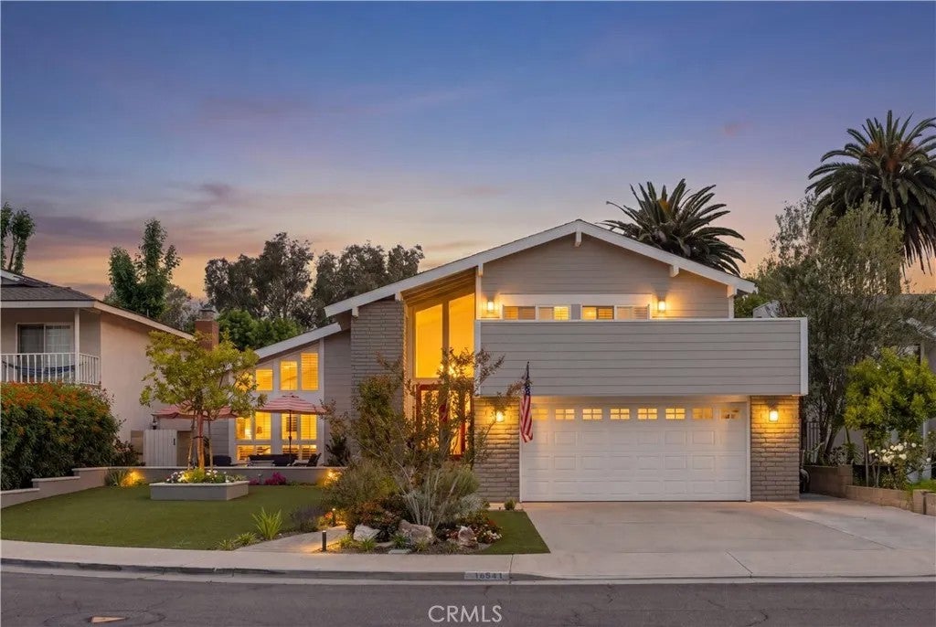 16541 Charleyville — photo