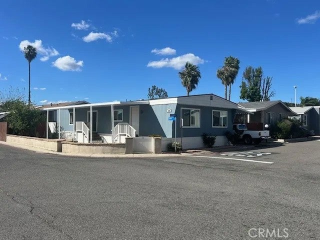 4901 Green River Rd 104 — photo