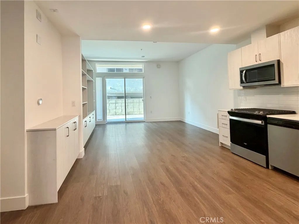 709 E Walnut Street 222 — photo
