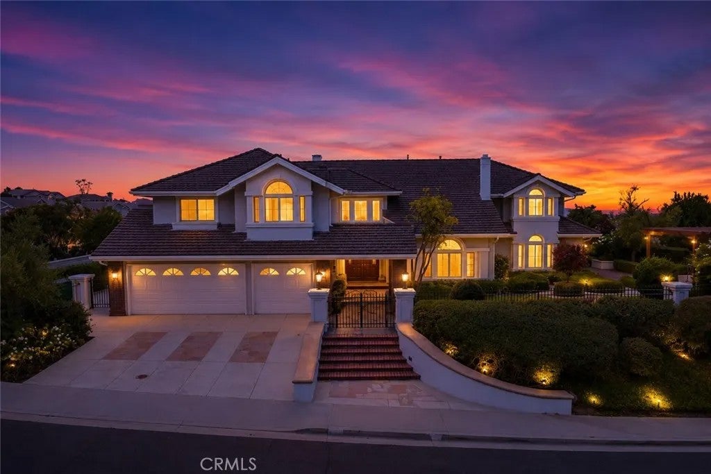 111 Hillcrest Drive — photo