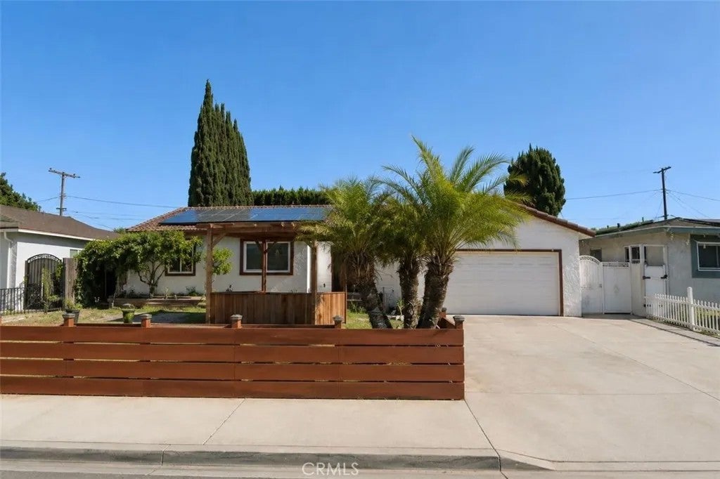 6442 Sunside — photo
