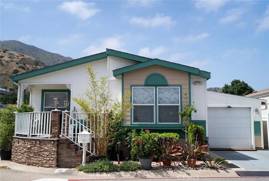 4901 Green River #37 — photo