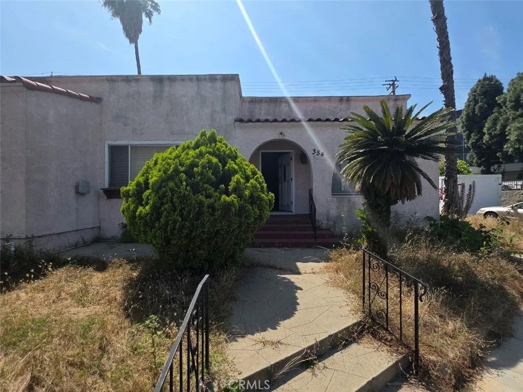 354 E Carson — photo