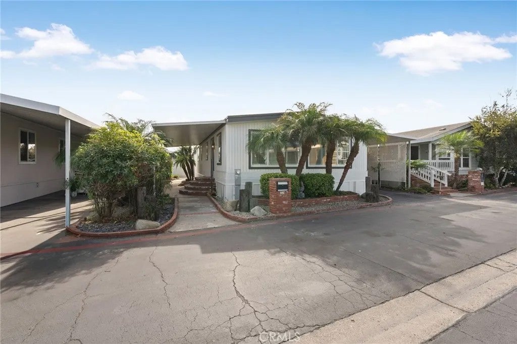 16222 Monterey 379 — photo